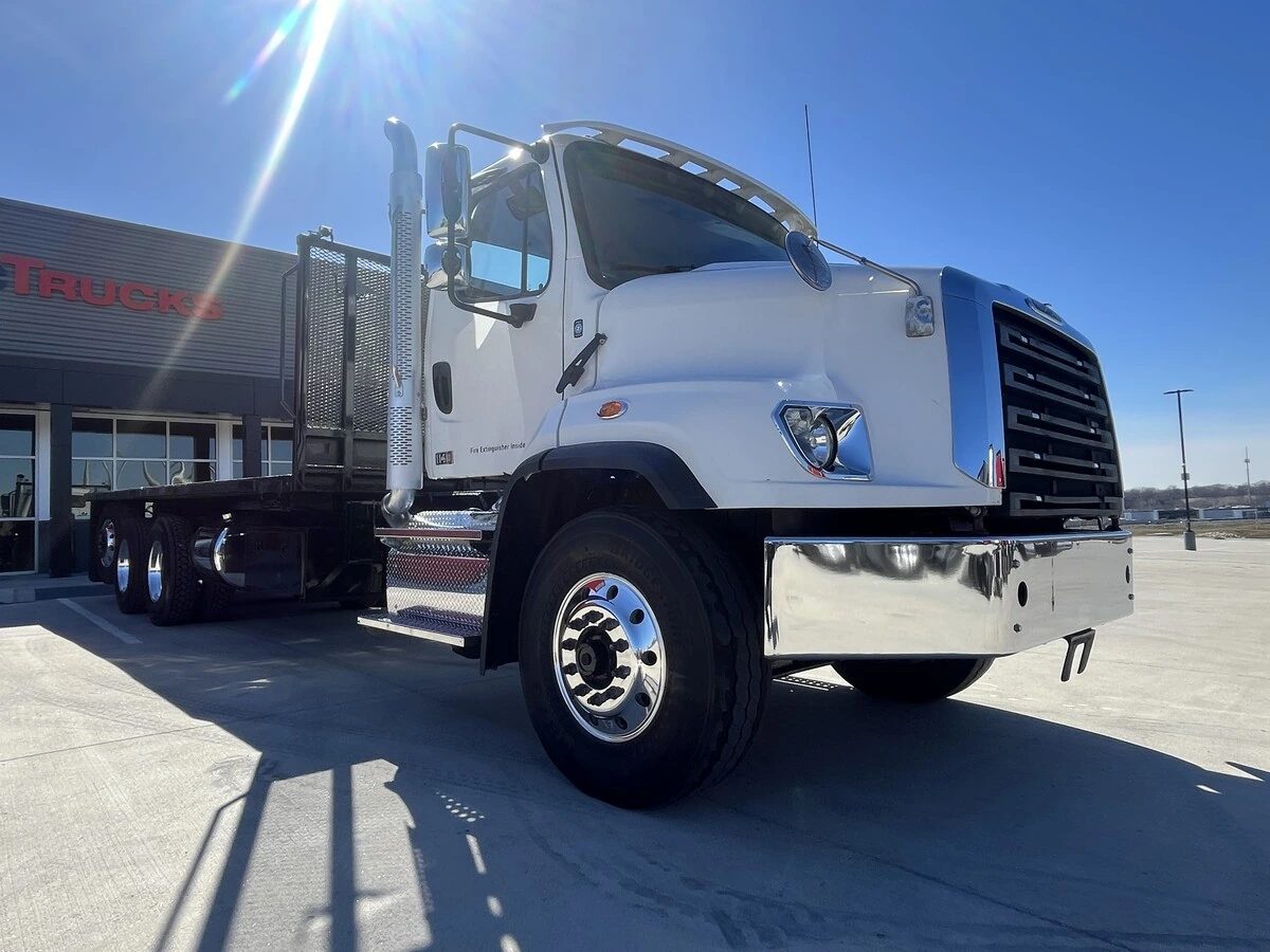 2018 Freightliner 114SD - image 12