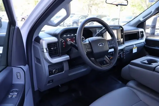 2026 Ford F-350 photo 4