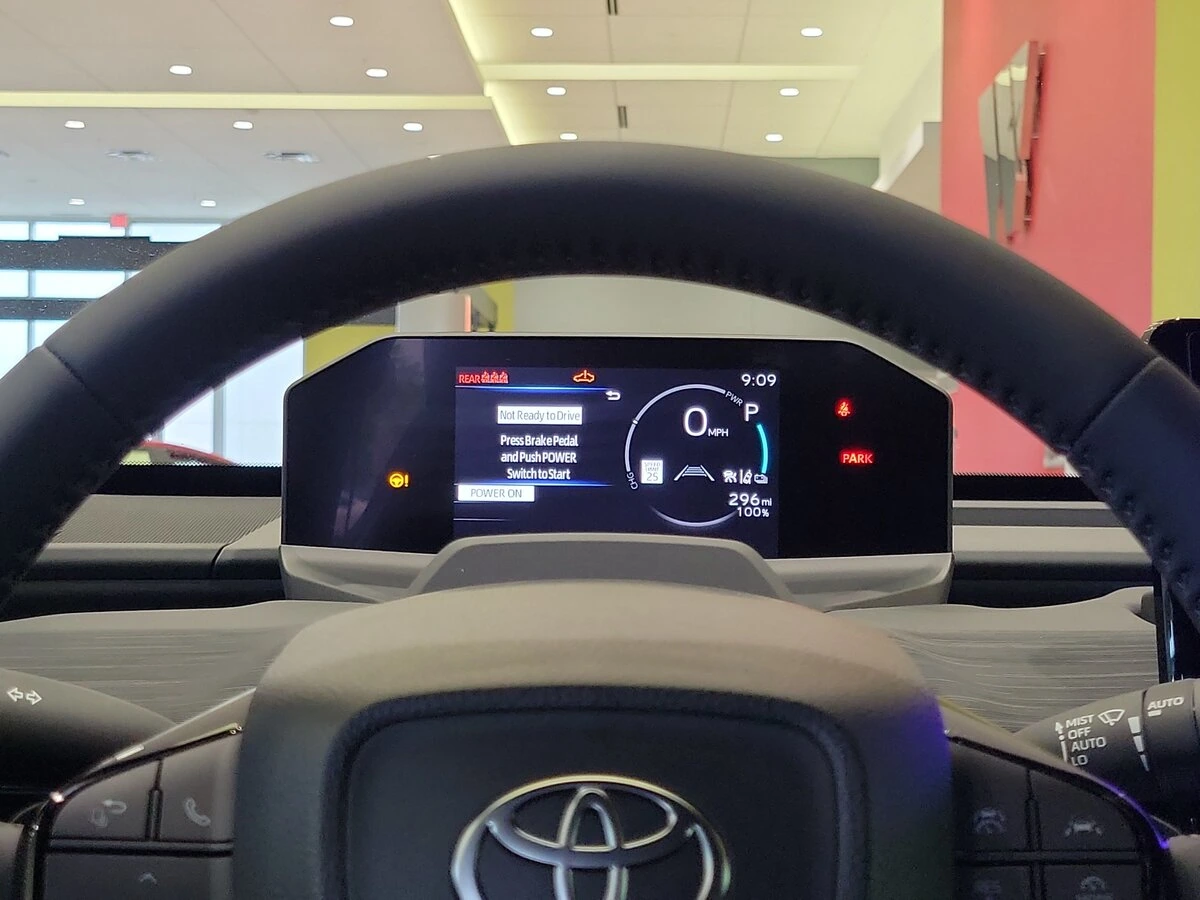2026 Toyota C-HR SE - Photo 8