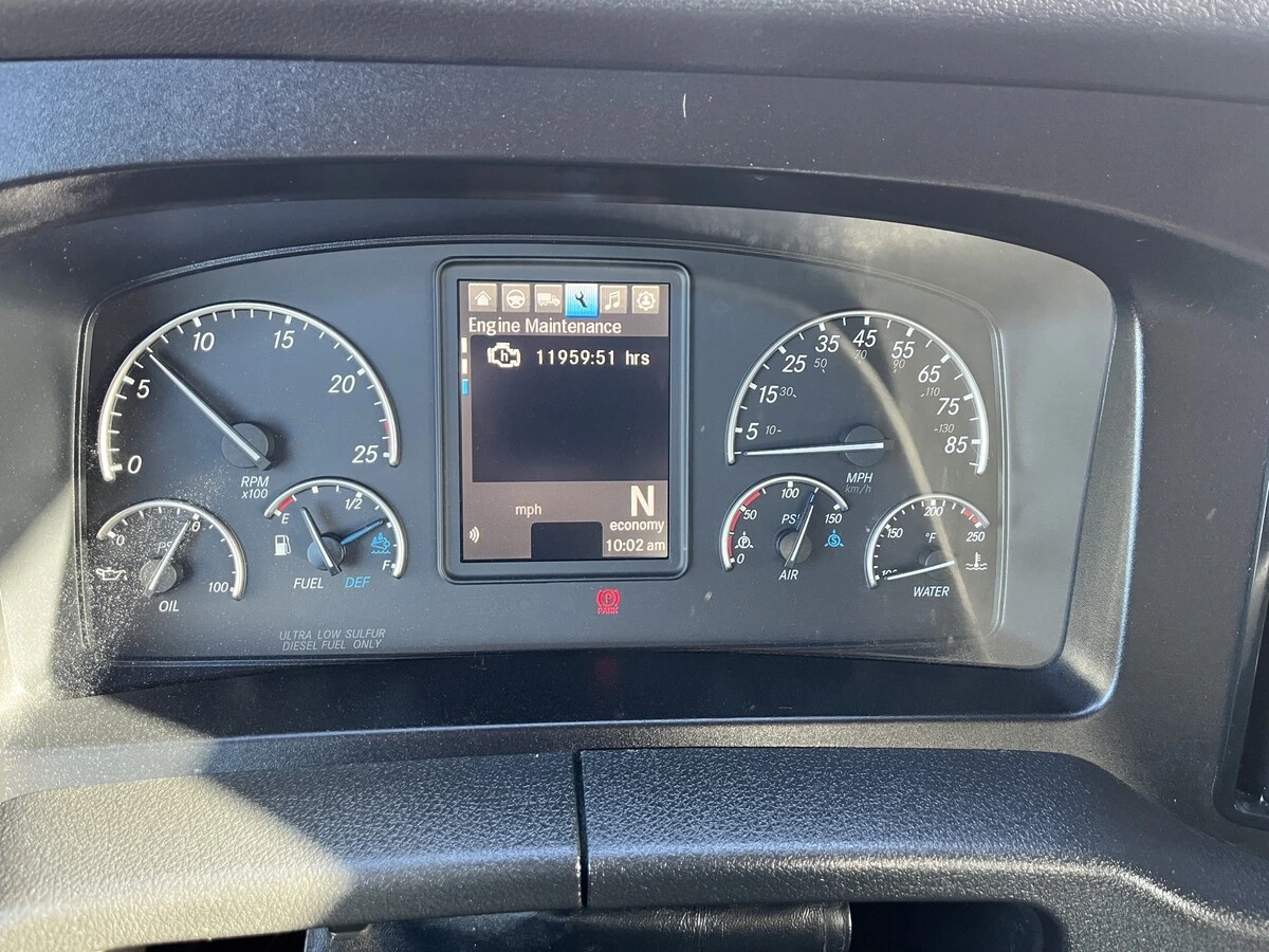 2024 Freightliner Cascadia - image 11