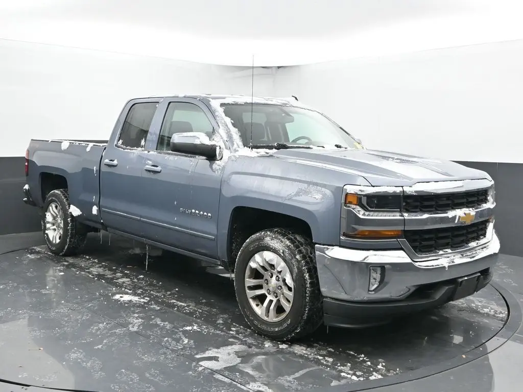 2016 Chevrolet Silverado 1500 LT1 photo 2