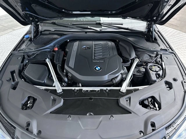 2026 BMW 8 Series 840i - Photo 28