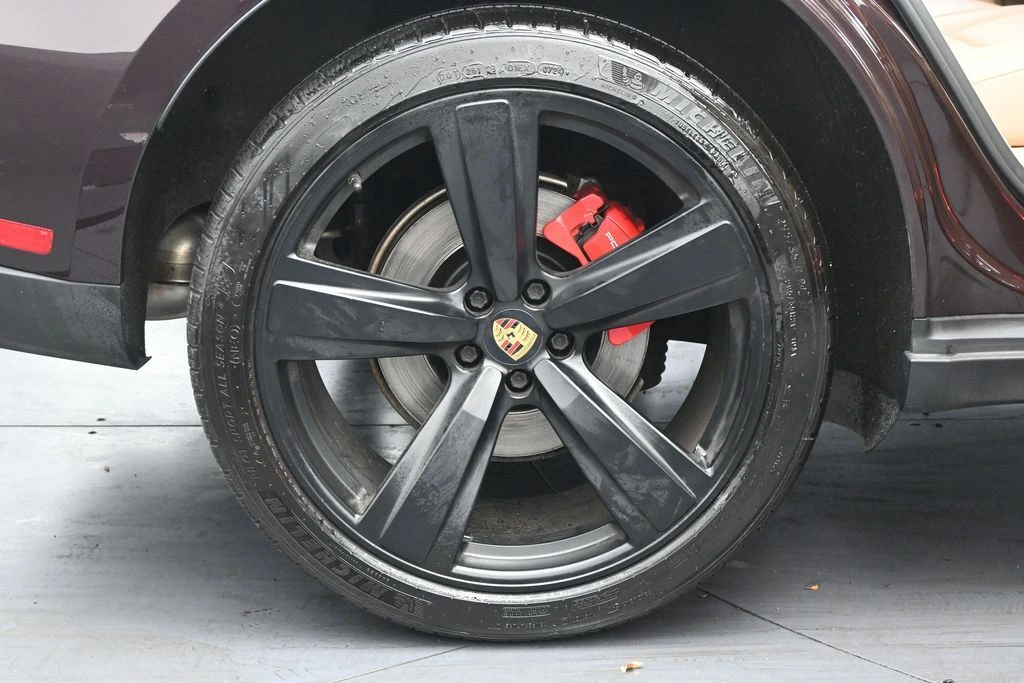 2023 Porsche Macan S - Photo 13