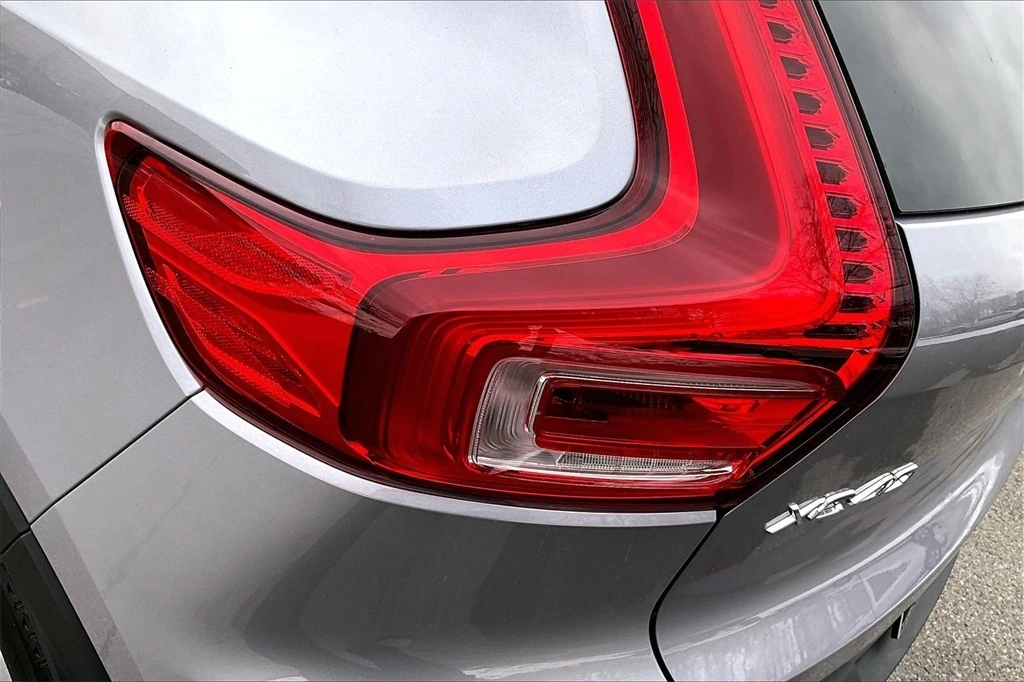 2026 Volvo - image 22