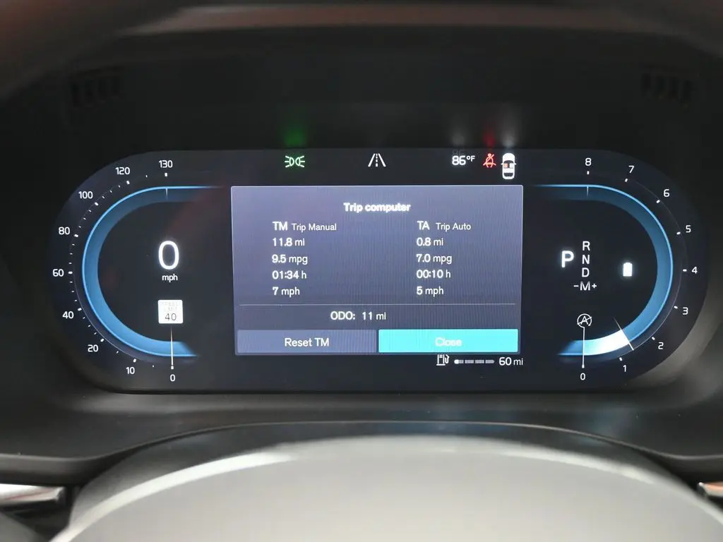 2025 Volvo - image 9