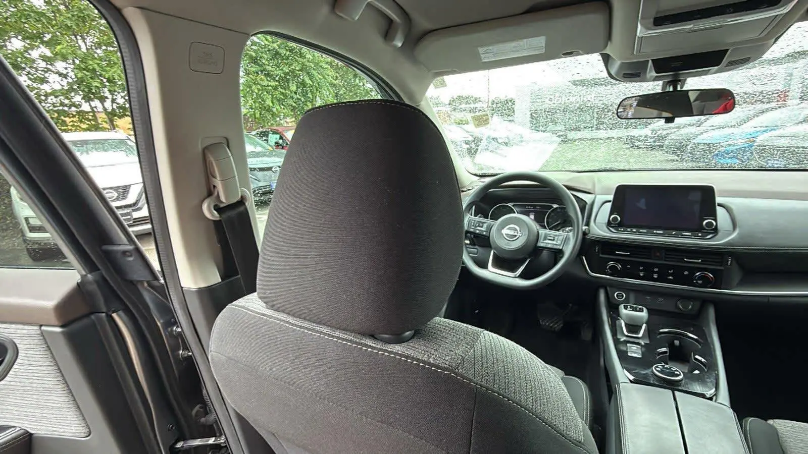 2022 Nissan Rogue S photo 17