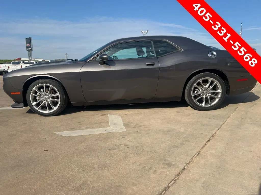 2022 Dodge Challenger GT photo 3