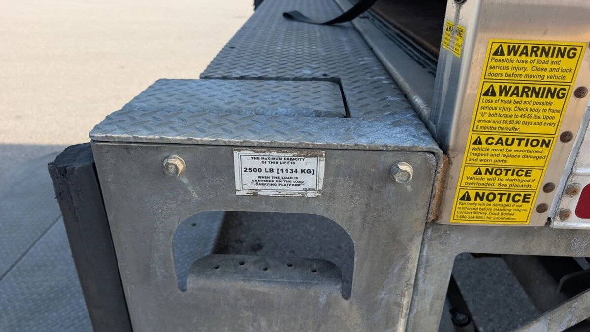 2022 Freightliner M2 106 — photo 7