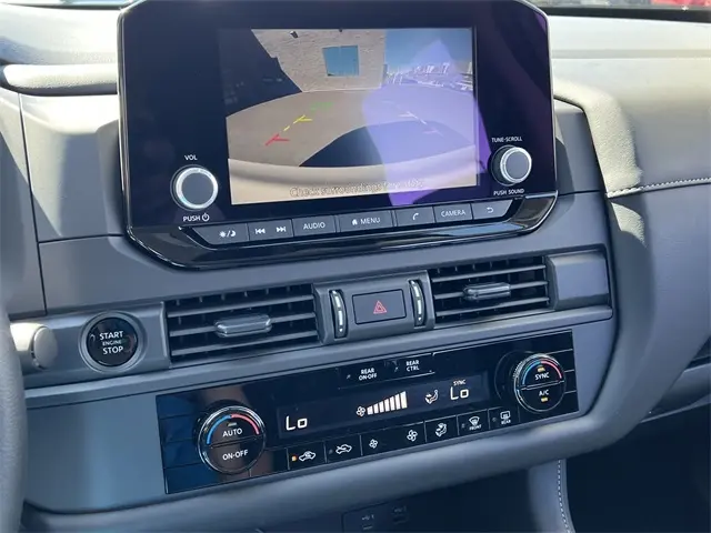 2025 Nissan Pathfinder S photo 15