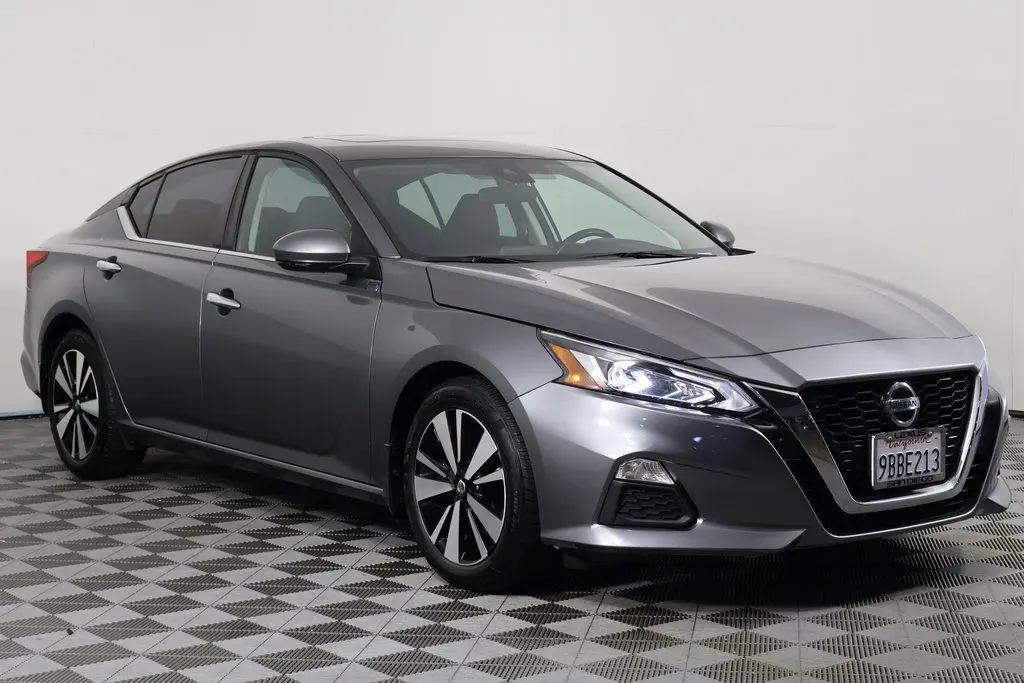 2022 Nissan Altima 2.5 SV photo 3