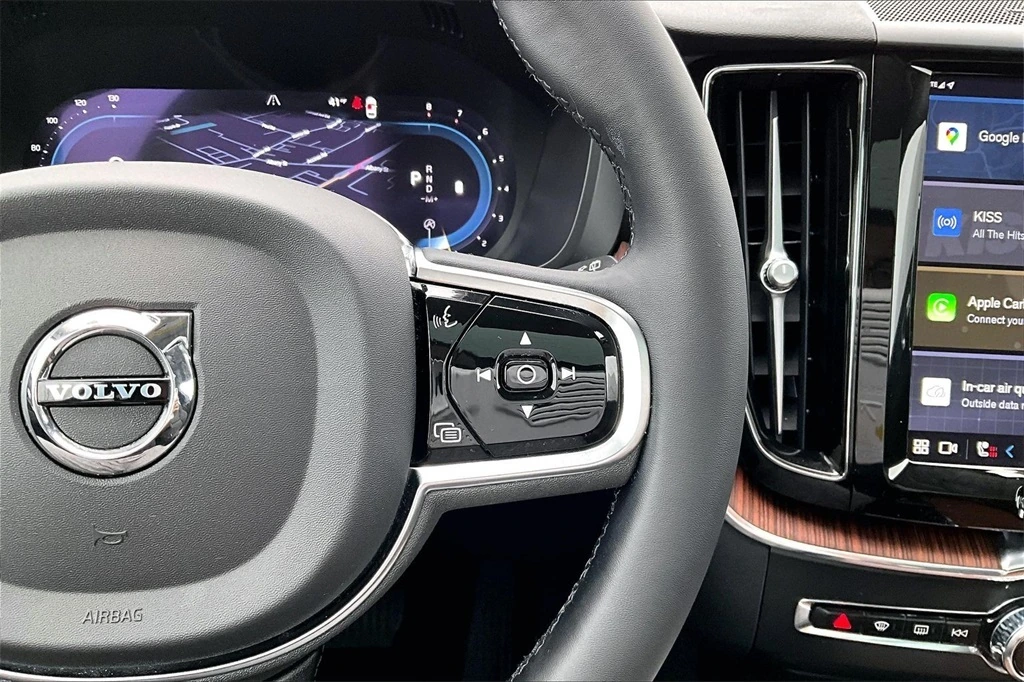 2023 Volvo - image 11