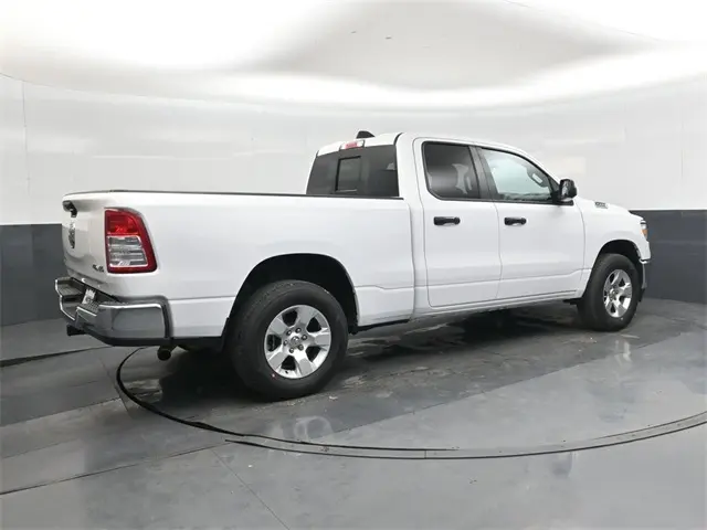 2023 Ram 1500 Tradesman photo 3