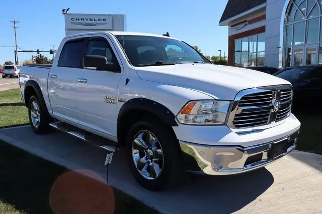 2016 Ram 1500 Big Horn photo 3
