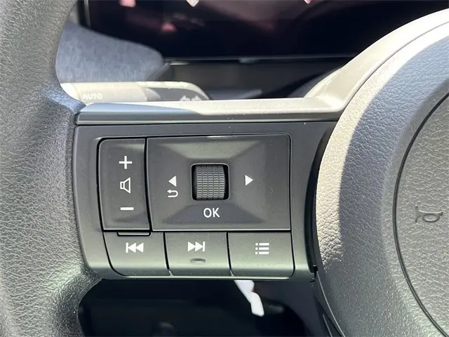 2026 Nissan Kicks SV photo 11