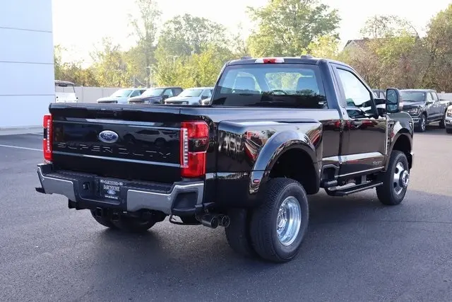 2026 Ford F-350 photo 3