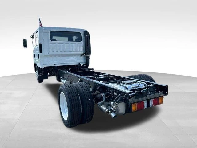 2025 Isuzu NPR - image 6