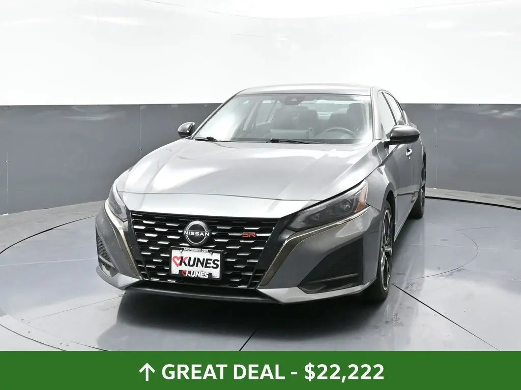 2024 Nissan Altima 2.5 SR photo 4
