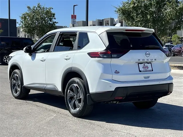 2026 Nissan Rogue SV photo 3