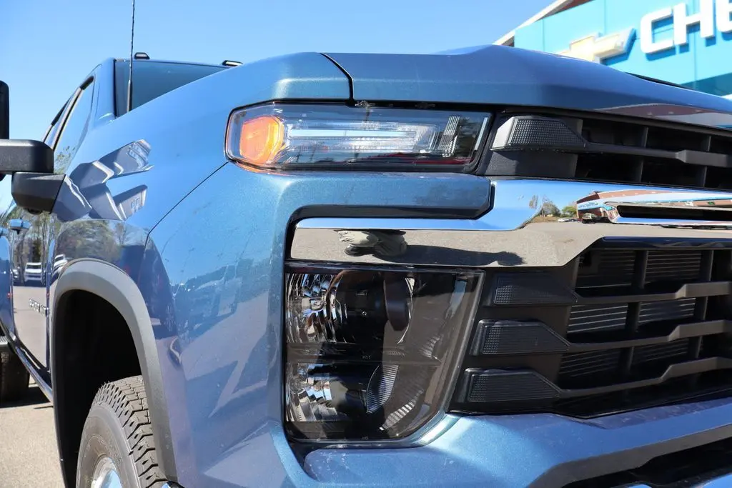 2026 Chevrolet Silverado LT photo 5