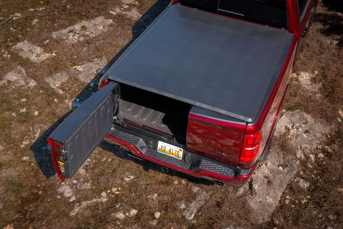 2025 RAM 1500 Multi-Function Tailgate Split Open