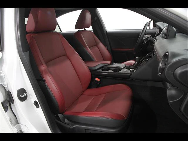 2023 Lexus IS 300 - Photo 17