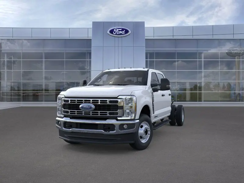 2025 Ford F-350 photo 3