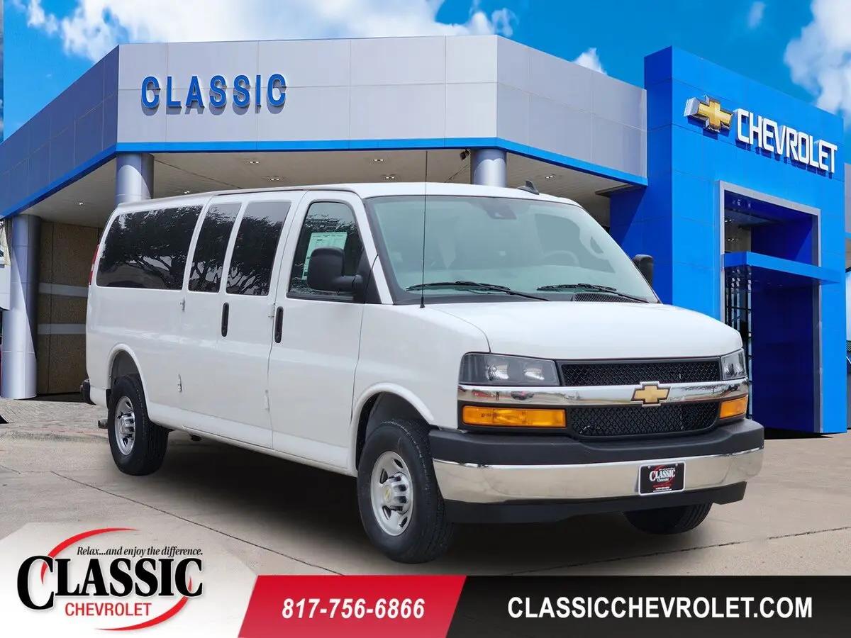 2025 Chevrolet Express Passenger LS's photo