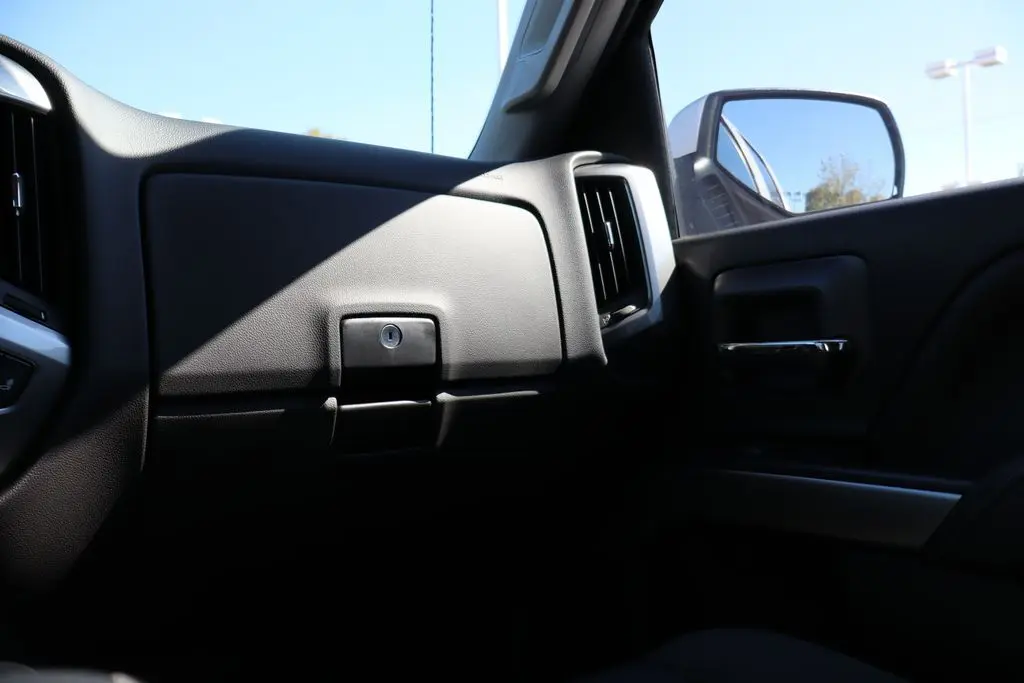 2015 Chevrolet Silverado LT photo 39
