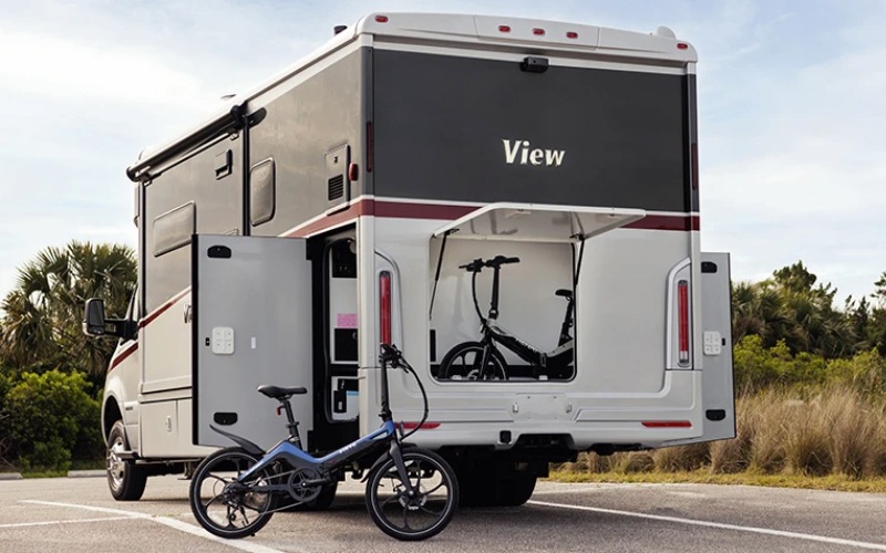 Can I use the 2026 Winnebago View® leveling jacks at home or campsites around Chicago, IL?