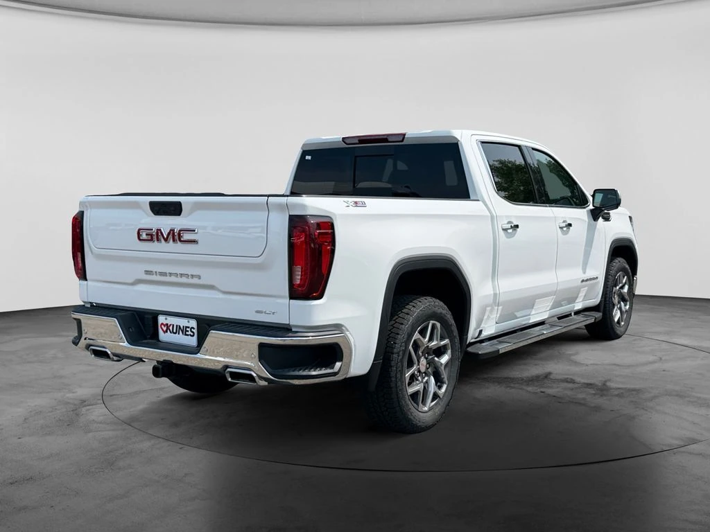 2026 GMC Sierra 1500 SLT - Photo 8