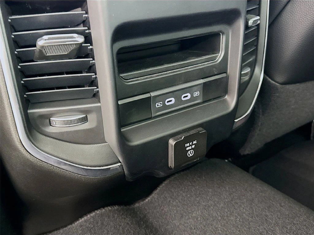 2026 RAM 3500 Laramie - Photo 26