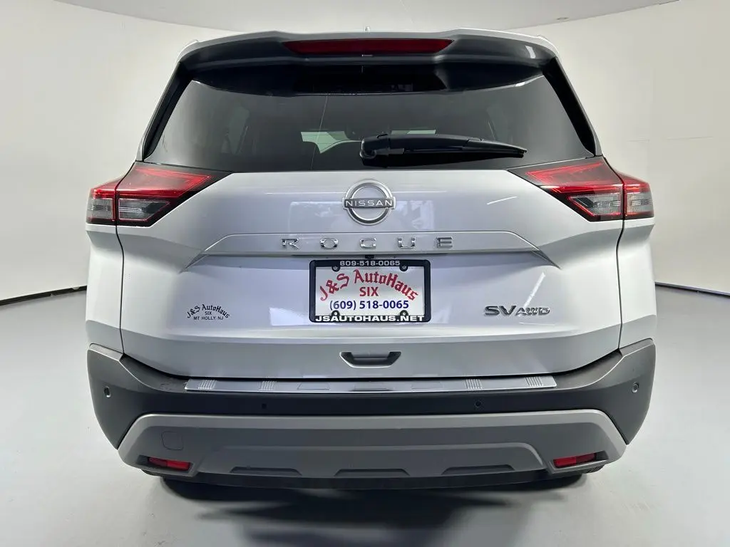 2022 Nissan Rogue SV photo 3