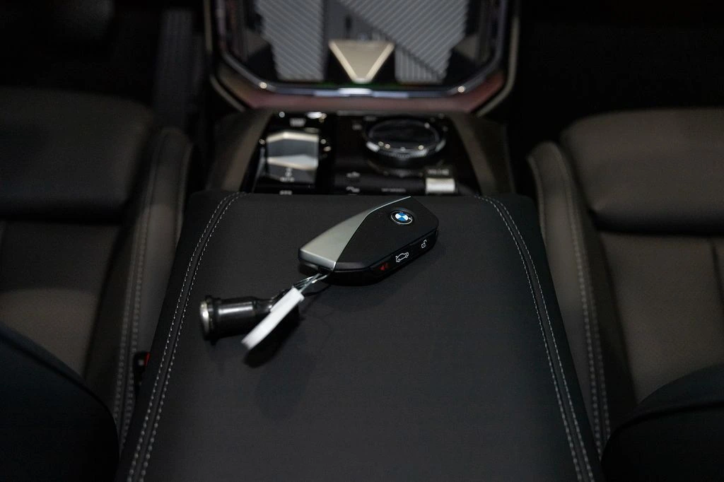2026 BMW X3 30 - Photo 26