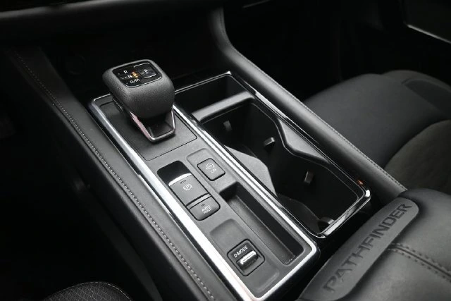 2025 Nissan Pathfinder SV - Photo 29