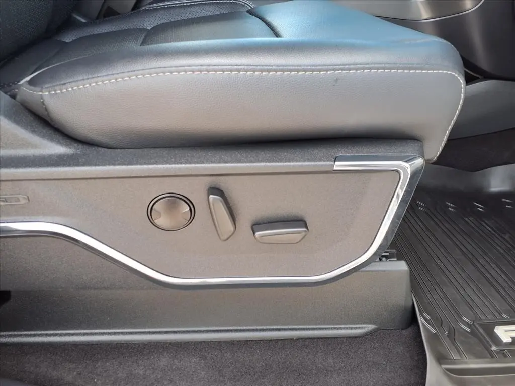 2024 Ford F-150 Lariat photo 14