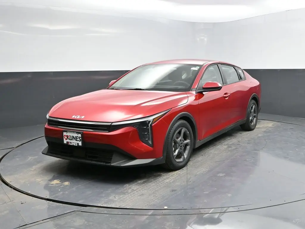 2025 Kia K4 LXS photo 3