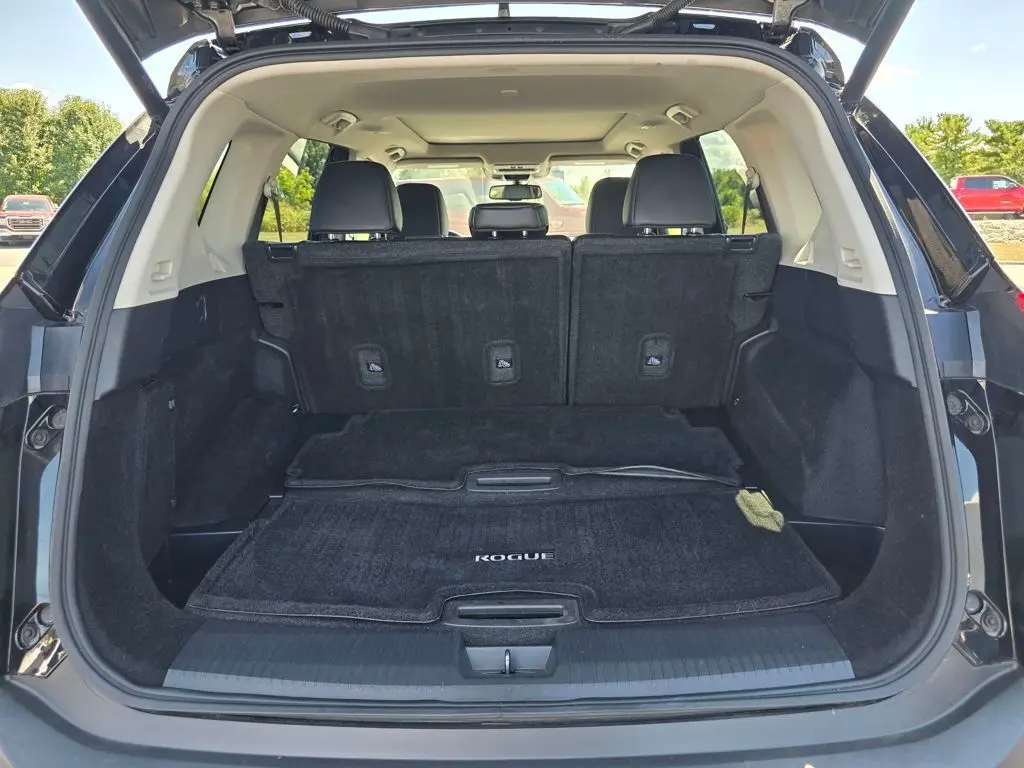 2023 Nissan Rogue SL photo 10