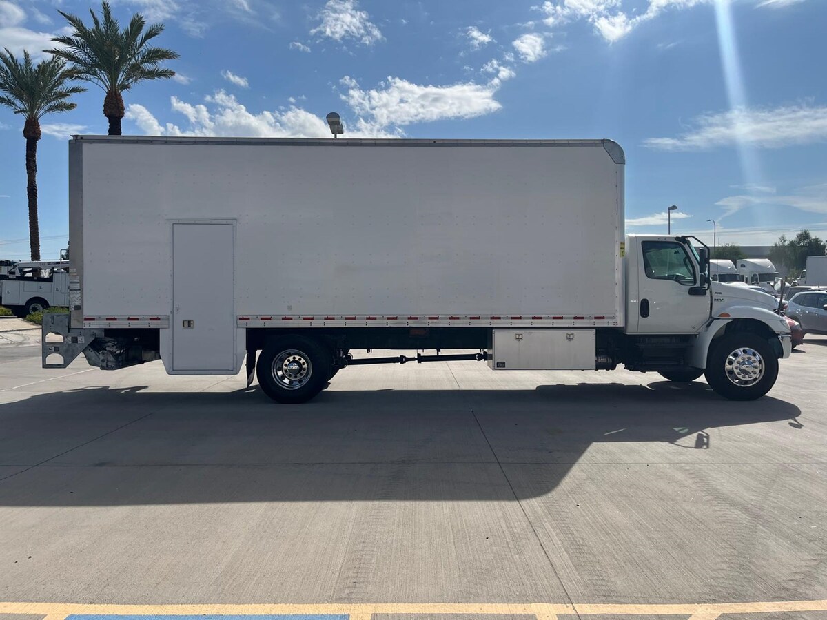 2019 International MV in Phoenix, AZ — photo 5