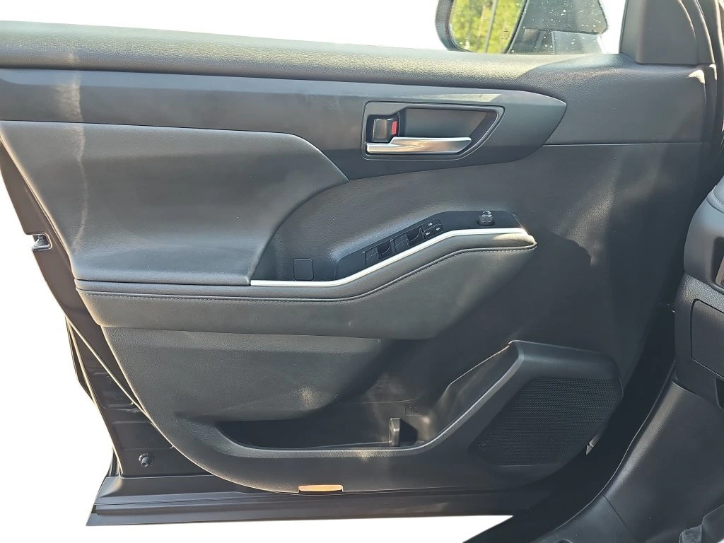 2023 Toyota Highlander XLE - Photo 26