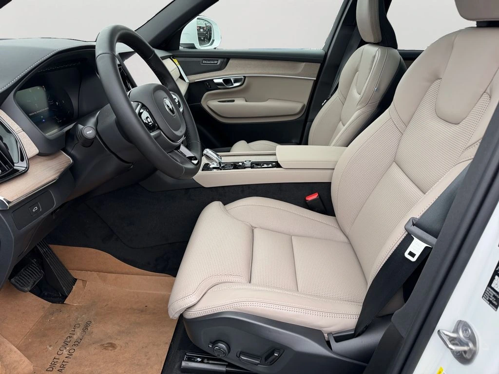 2026 Volvo - image 14