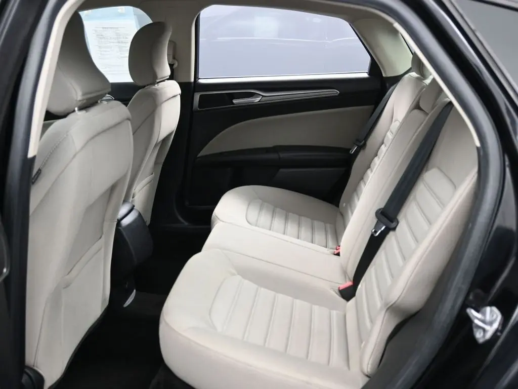 2018 Ford Fusion S Hybrid photo 25