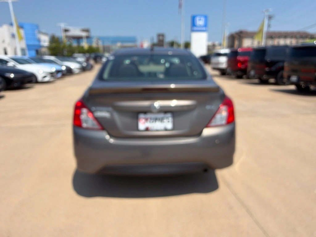 2017 Nissan Versa Sedan SV - Photo 8
