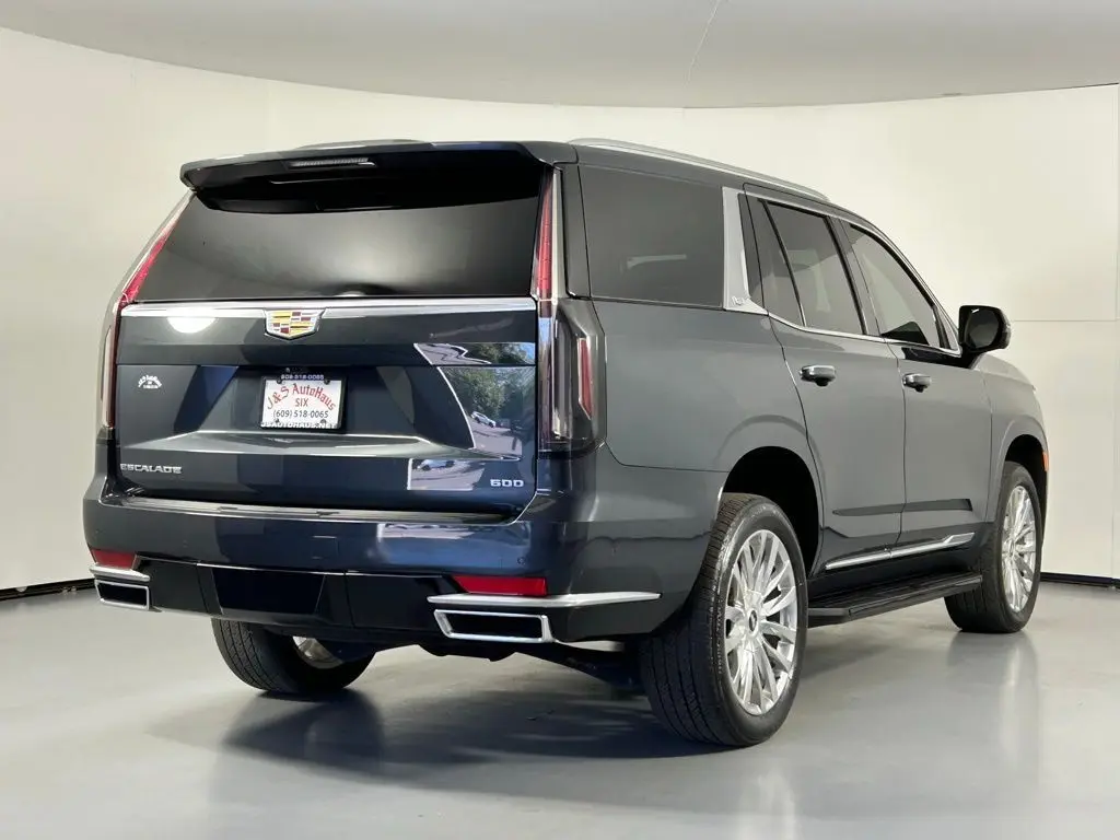2022 Cadillac Escalade Premium Luxury photo 8