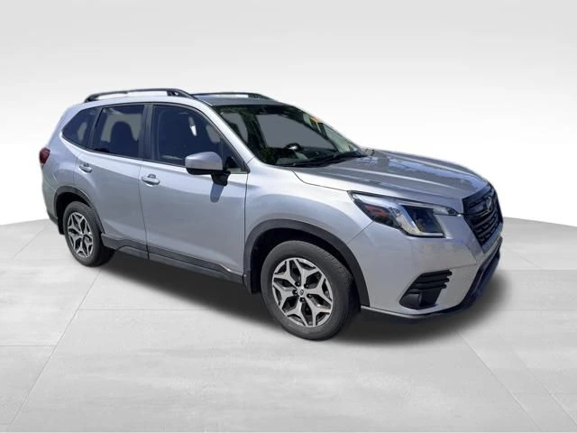 2023 Subaru Forester Premium's photo