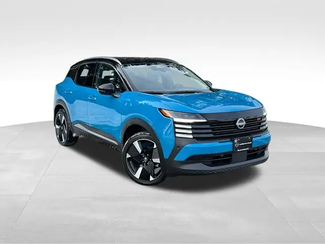 2025 Nissan Kicks SR AWD's photo