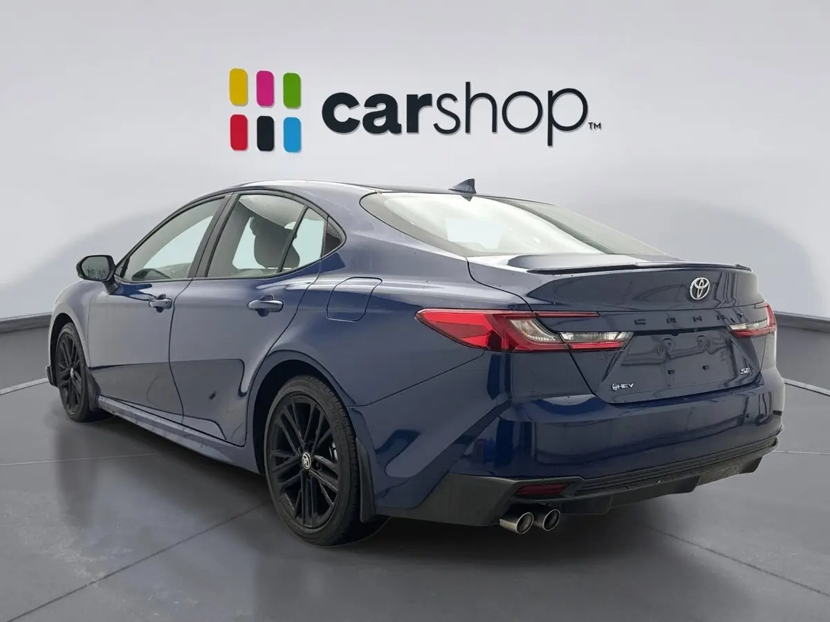 2025 Toyota Camry SE photo 2