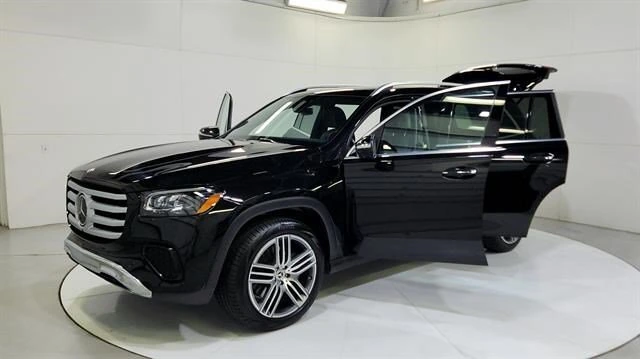 2026 Mercedes-Benz GLS 11