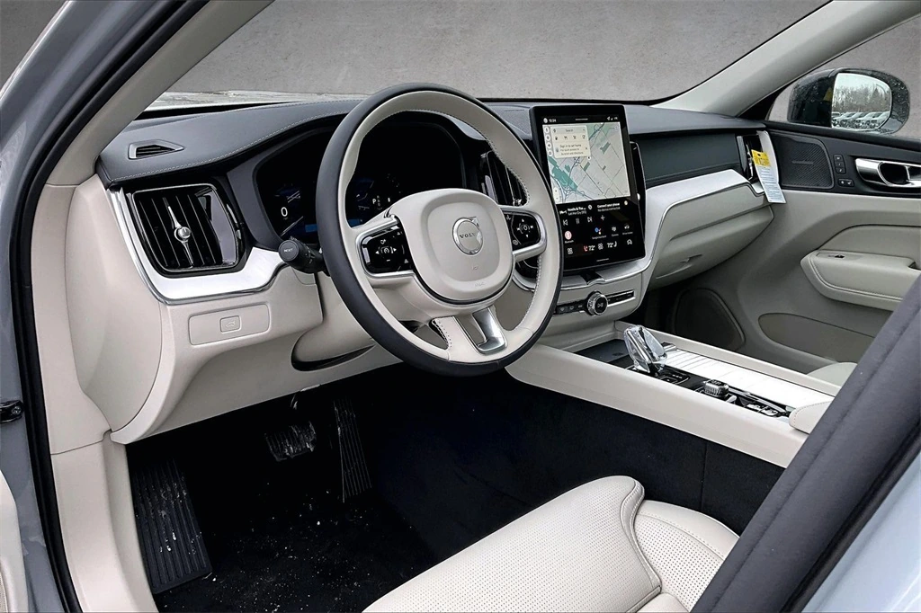 2026 Volvo - image 7
