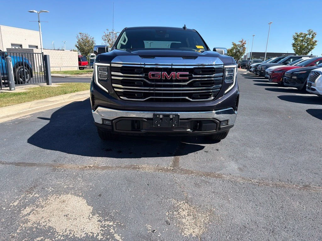 Used 2023 GMC Sierra 1500 SLT with VIN 3GTUUDED3PG138887 for sale in Kansas City