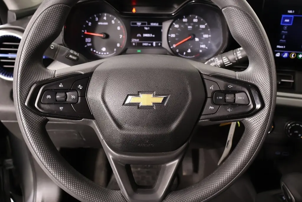 2024 Chevrolet Trax LS photo 3